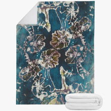 Load image into Gallery viewer, Beautiful handmade designer throw for your living room or bedroom.