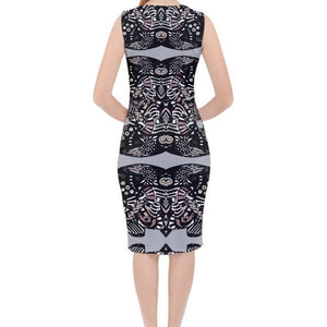 A classy dress to keep it simple and elegant. Great to wear to the office or a business meeting.