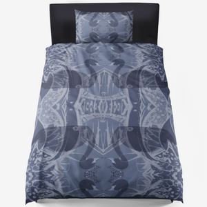 This Swan Lake grey blue duvet cover is designed by award-winning designer, Joe Ginsberg for Ace Shopping Club. The set contains 1 duvet cover, and 2 pillowcases. Made of high-density anti-allergy polyester plain fabric, with the perfect pilling resistance. The duvet feels smooth and breathable.