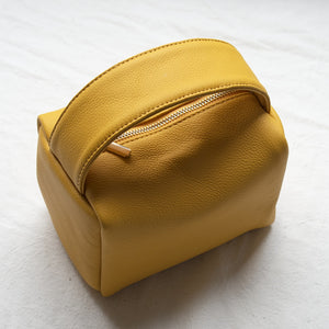 Casual designed box yellow handbag. Material: Leather. Lining Material: Cotton. Interior: Cell Phone Pocket. Hardness: Soft. Closure Type: Hasp. Closure: zipper. Size: 12.59 x 11.02 inches (32cm x 28 cm). Free shipping.