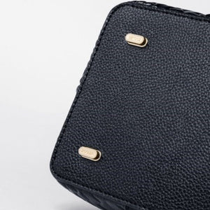 Luxurious black vintage leather bag. Size: 13.18 x 8.58 x 5.23 inches (33.5cm x 21.8 x 13.3cm). Number of Handles/Straps: Single. Material: Genuine Leather. Lining Material: Nylon. Interior: Interior Compartment. Interior: Interior Slot Pocket. Hardness: Soft. Decoration: Lock. Closure Type: Zipper. Free shipping.